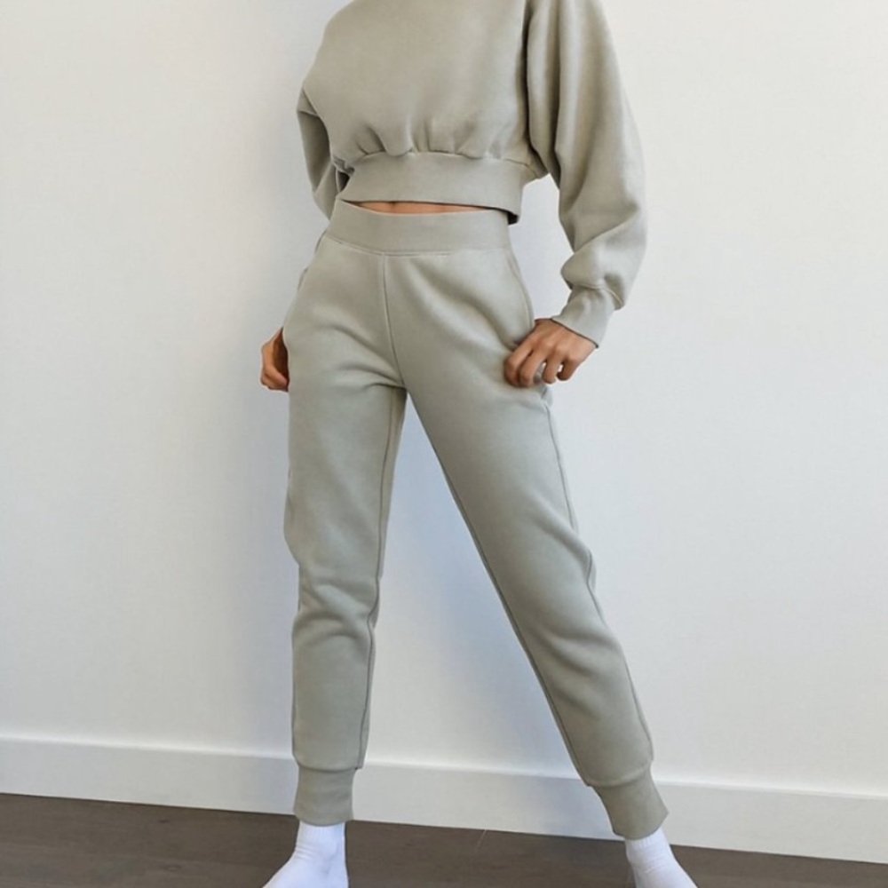 TNA Cozy Fleece Perfect Pocket Sweatpant